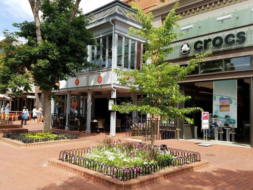 Exploring Boulder's Pearl Street Mall: Uncovering the Hidden Gems of Colorado's Most Iconic Street