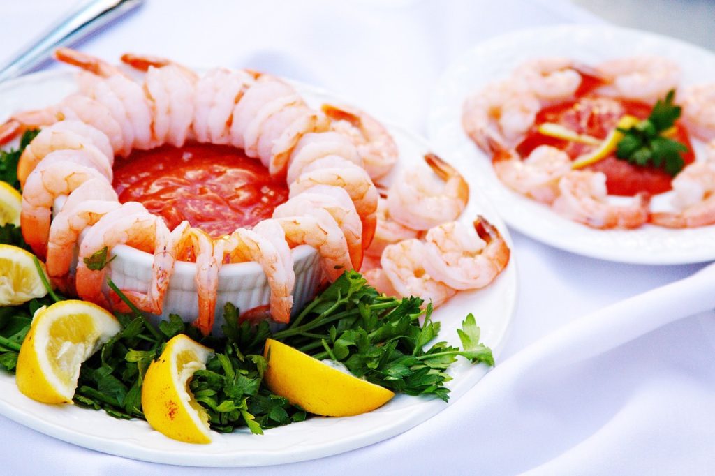 shrimp cocktail, food presentation, seafood