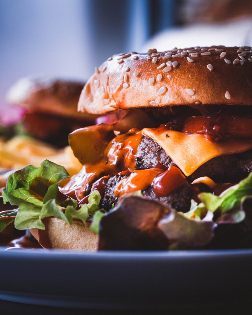 burger with lettuce and tomato