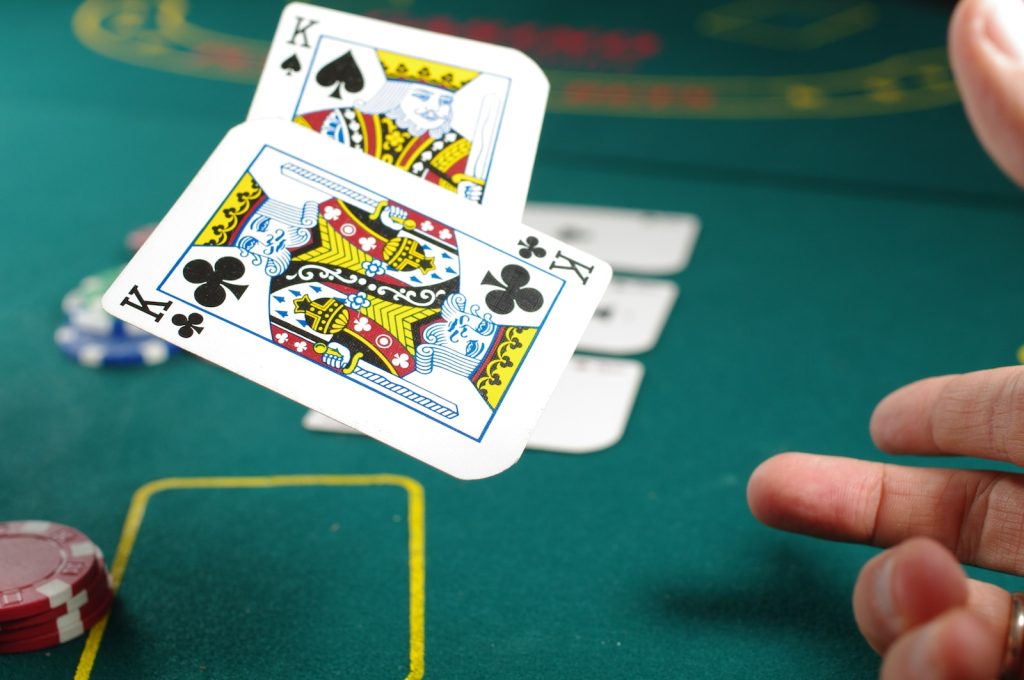 Comparing Bonuses: Gambling Caino vs. RoyalSpin Casino