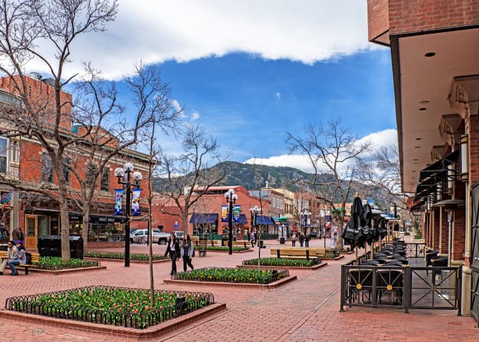 Exploring-the-Best-Places-to-Meet-Single-People-in-Boulder-Colorado.jpeg